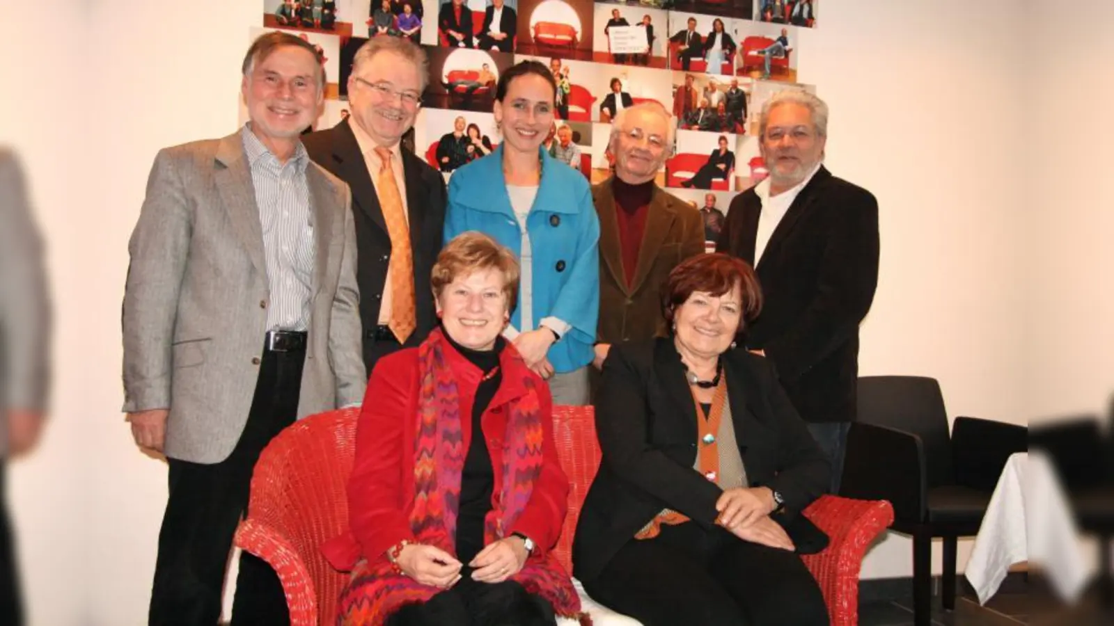 Drei Gemeinden - ein Festival: „Piano non solo“ gibt es ab 201 in Planegg, Gauting und Starnberg. Die Initiatoren und Organisatoren v.l. stehend Rainer Köhler, Starnbergs Bürgermeister Ferdinand Pfaffinger, Planegger Kulturreferentin Anja Fanslau, Manfred Frei und bosco-Chef Hans-Georg Krause. V.l. sitzend die Planegger und die Gautinger Bürgermeisterinnen Annemarie Detsch und Brigitte Servatius. (Foto: US)