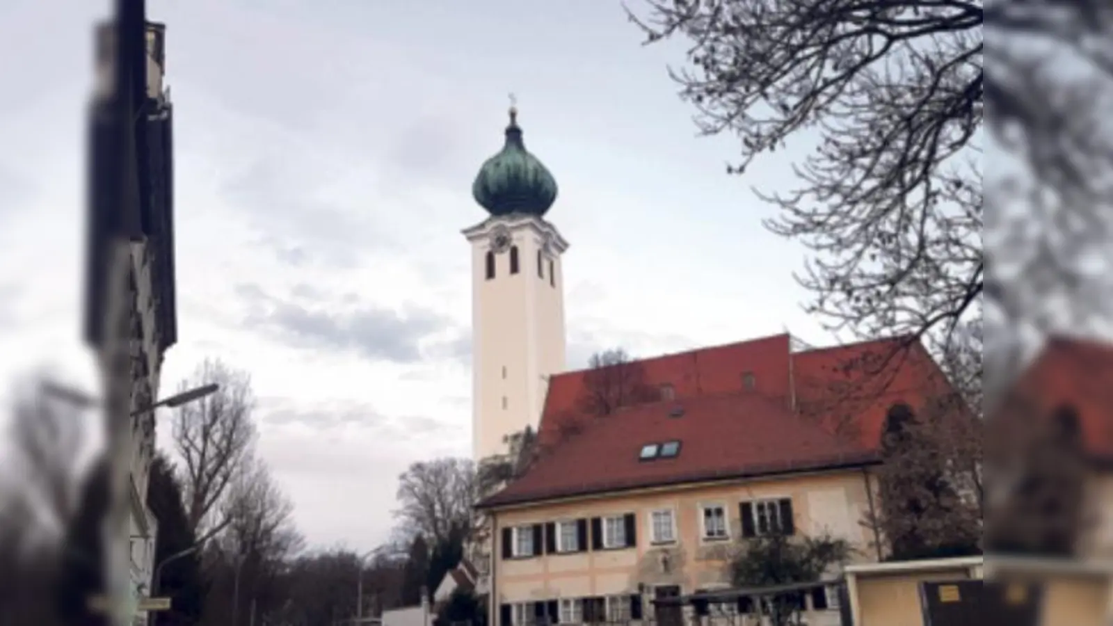 Dorfidylle inmitten des Großstadtverkehrs: Der alte Ortskern von Ramersdorf wird heute von Rosenheimer Straße, Innsbrucker Ring und Kirchseeoner Straße »eingerahmt«.	 (Foto: bs)