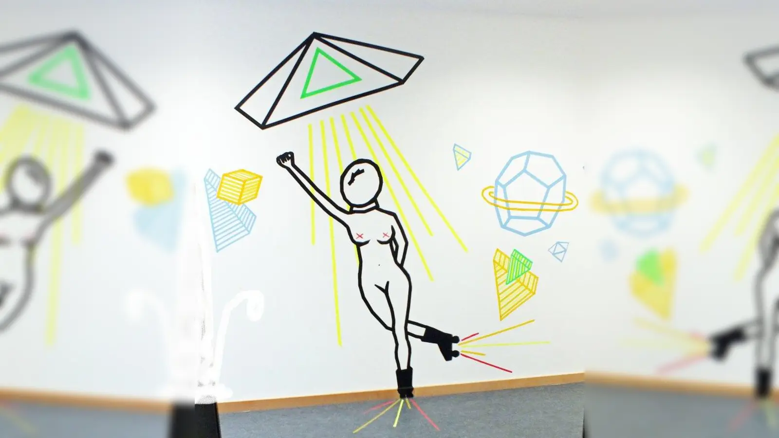 Kunstwerke aus Klebeband zeigen Schüler am 21. März im Kösk. (Foto: Kösk)