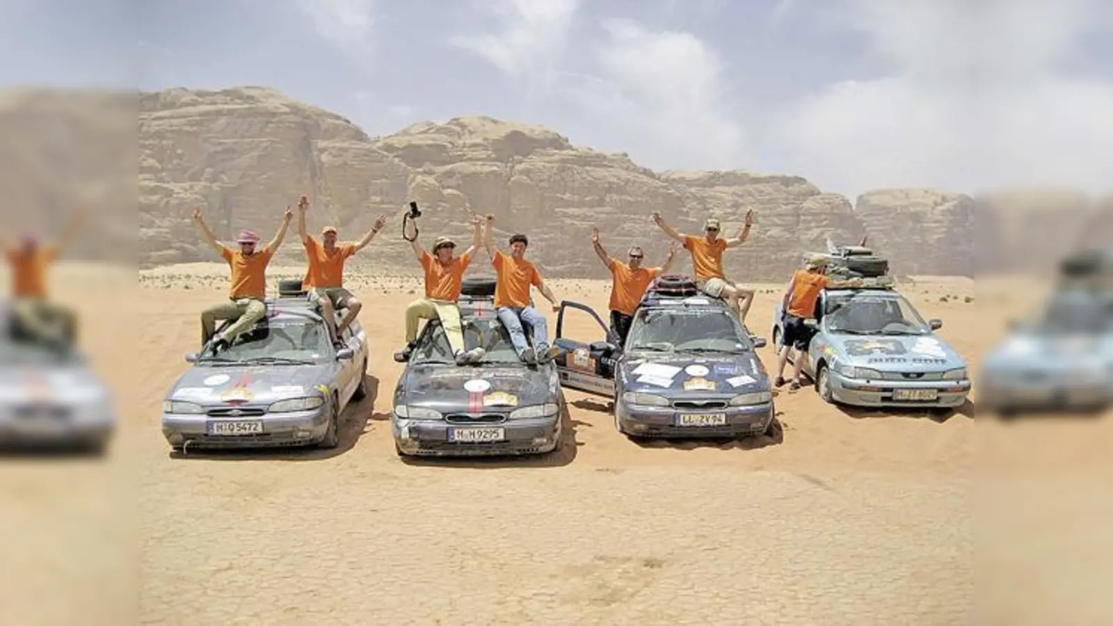 »Team Ottobrumm« in der Wüste »Wadi Rum« in Jordanien.  (Foto: Gitti Ludwig)