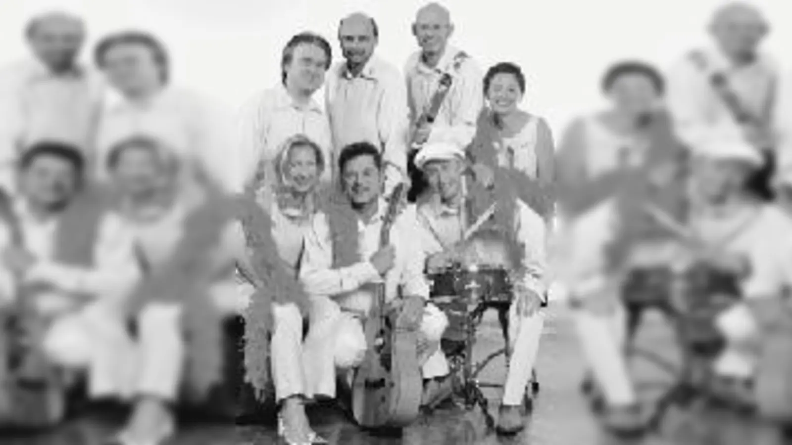Die Bayern 1-Band, mit Pressesprecherin Manuela Brenzinger (rechts) die in der Band  (singt.Foto: VA)