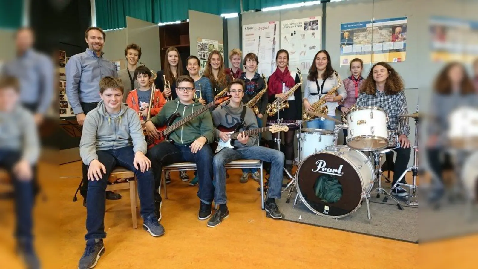 Die Big Band des Dante-Gymnasiums spielt vor dem Blechschaden-Konzert am 12. Dezember in der Philharmonie im Gasteig. (Foto: Sch)