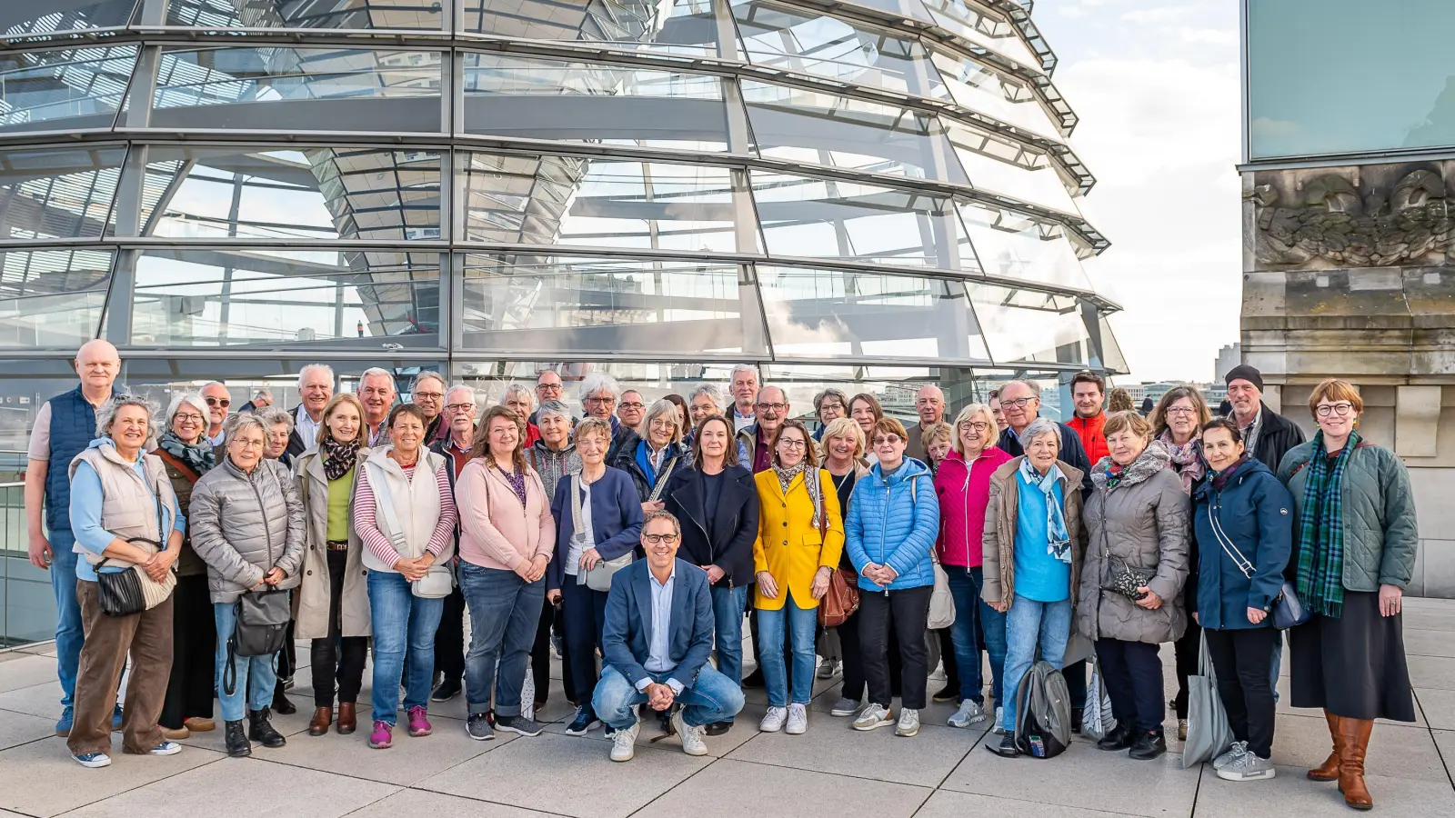 Informierten sich über die Arbeit im Bundestag: Teilnehmer der ersten Reisegruppe aus dem Wahlkreis Fürstenfeldbruch und Dachau.  (Foto: Sabine Mittermeier)