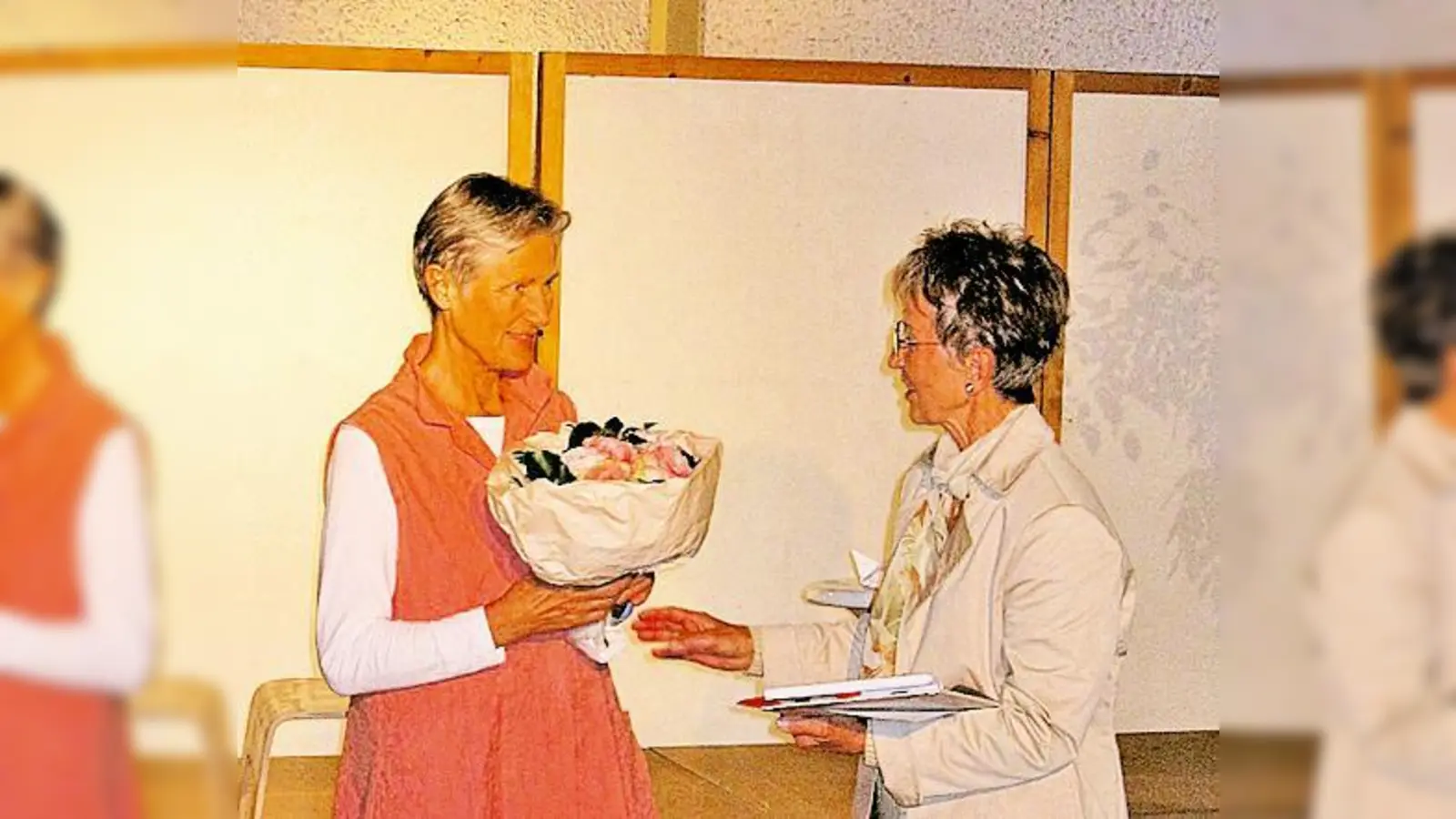 Anita Keller und Irene Wosegien in dem Stück »Dame in Rosa«.  (Foto: Privat)