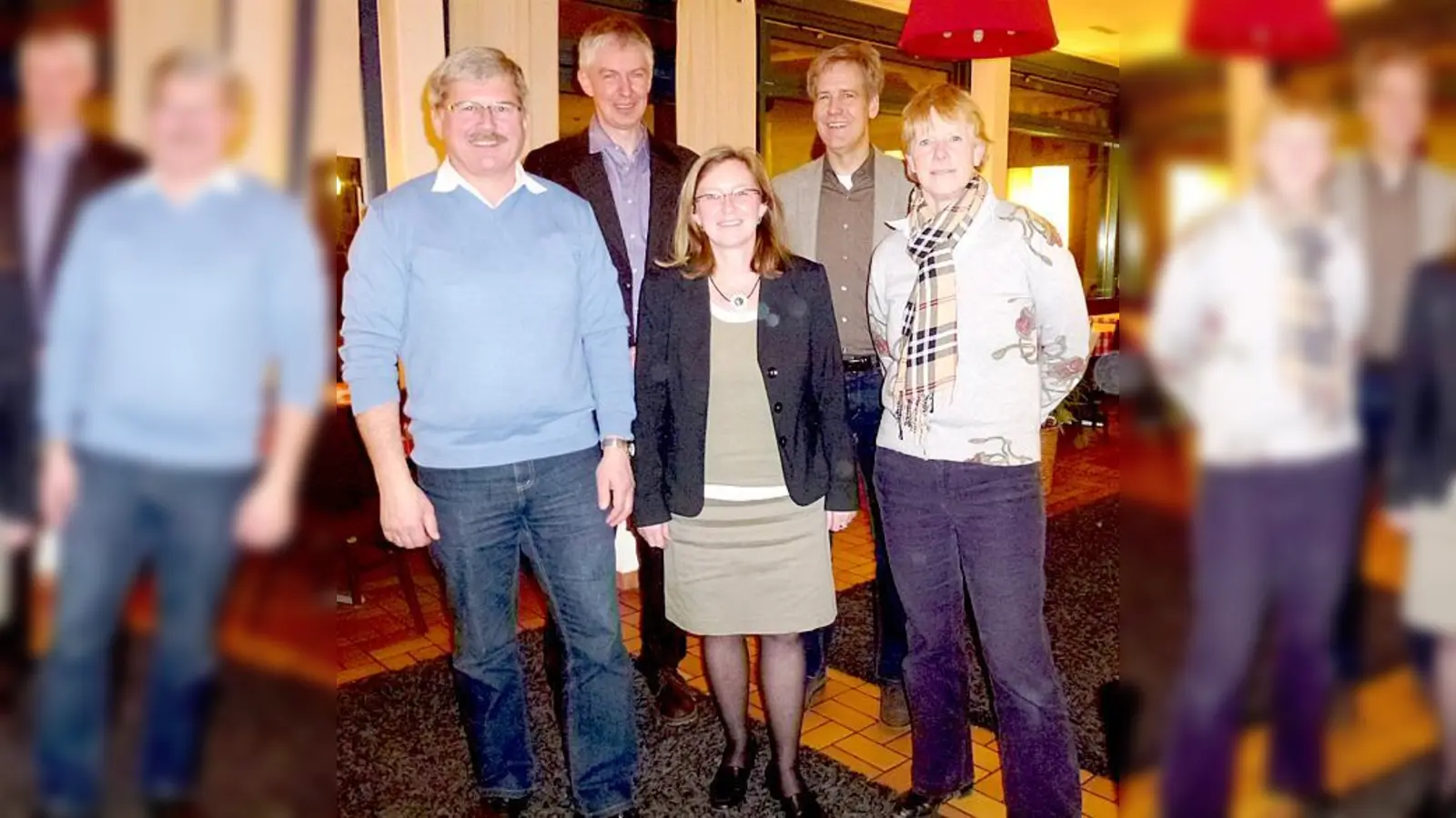 aClaudia Gantke (Bildmitte), die neue Schulleiterin des Gymnasiums wurde von Bürgermeisterin Ursula Mayer (r.), Bürgermeister Hans Eichler (l.) und Schulleiter Achim Lebert begrüßt.   	 (Foto: VA)