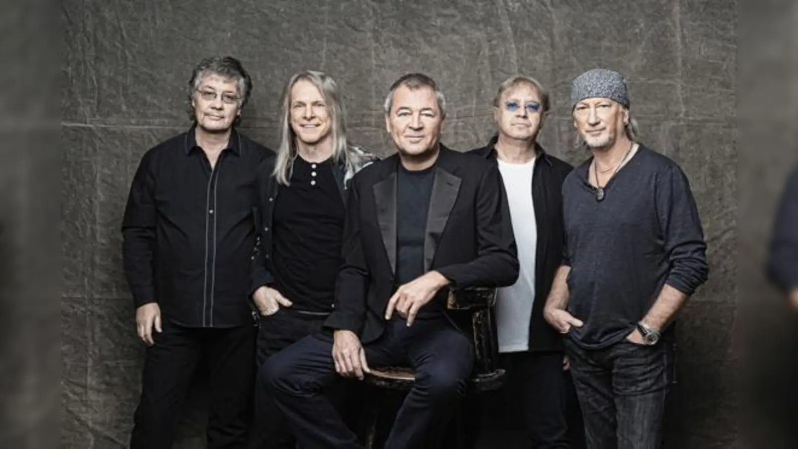 »Smoke On The Water« ist wohl der bekannteste Hit von deep Purple. Wie vielseitig die Band ist, zeigt sie am Donnerstag, 26. November in der Olympiahalle.	 (Foto: Jim Rakete)