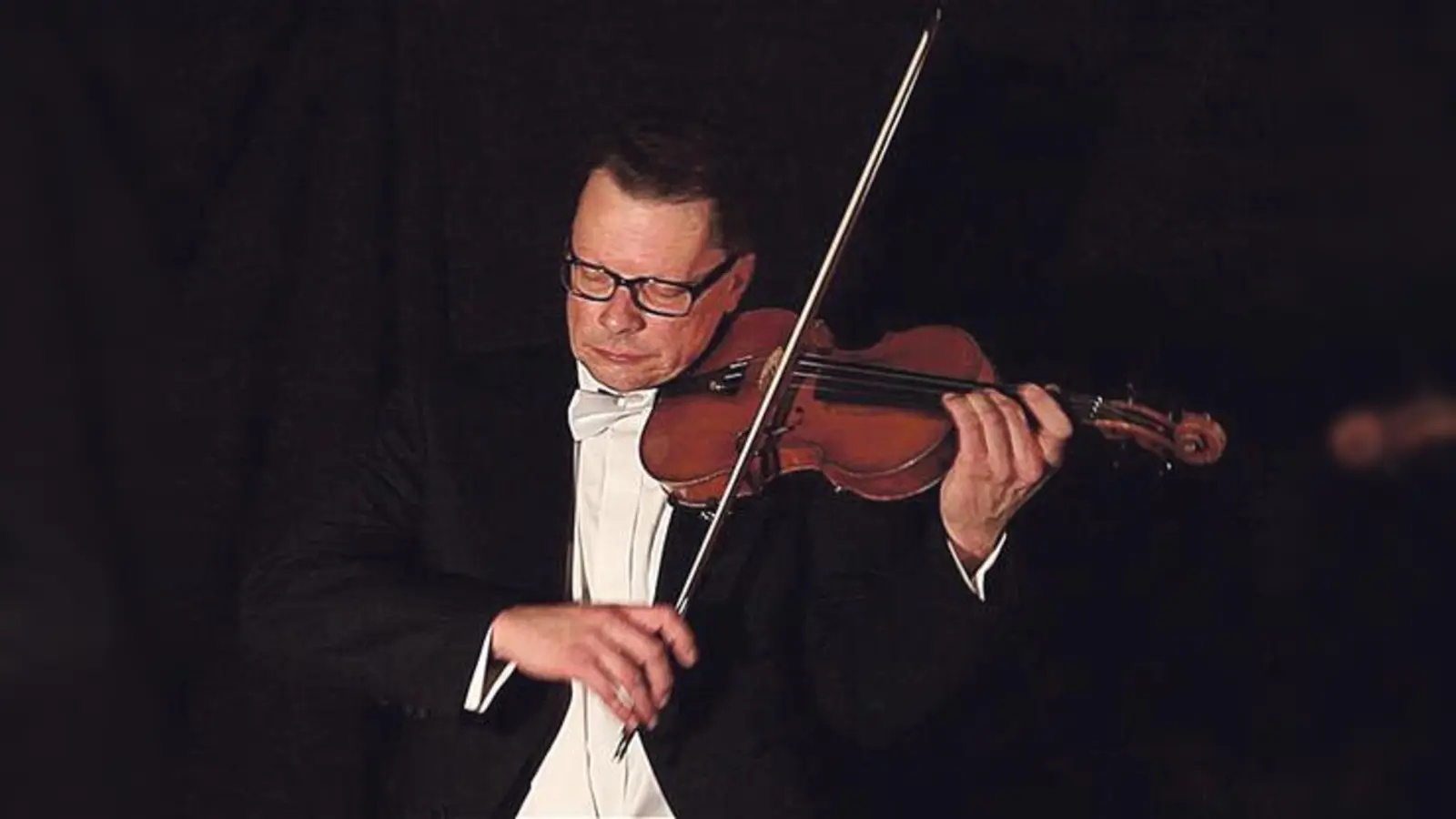 Bei dem Konzert für drei Geigen können die Solisten des Ensemble Haar ihr ganzes Können zeigen. 	 (F.: VA)