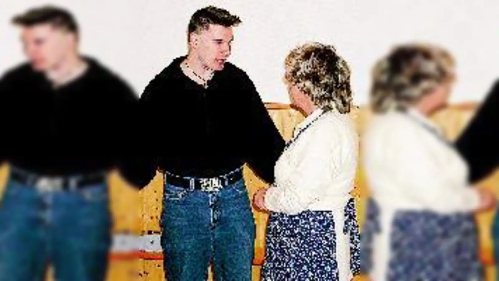 Klaus (Max Satzik) ist mit den Methoden seiner Tanten überhaupt nicht einverstanden.	 (Foto: VA)