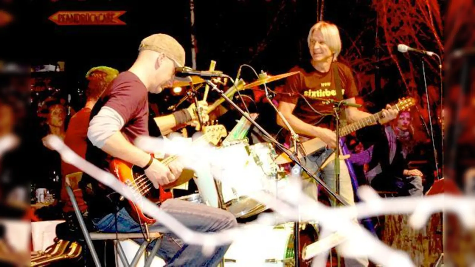 Das Trio aus Rosenheim kann Publikumswünsche erfüllen und lädt zum Tanzen ein.	 (Foto: VA)