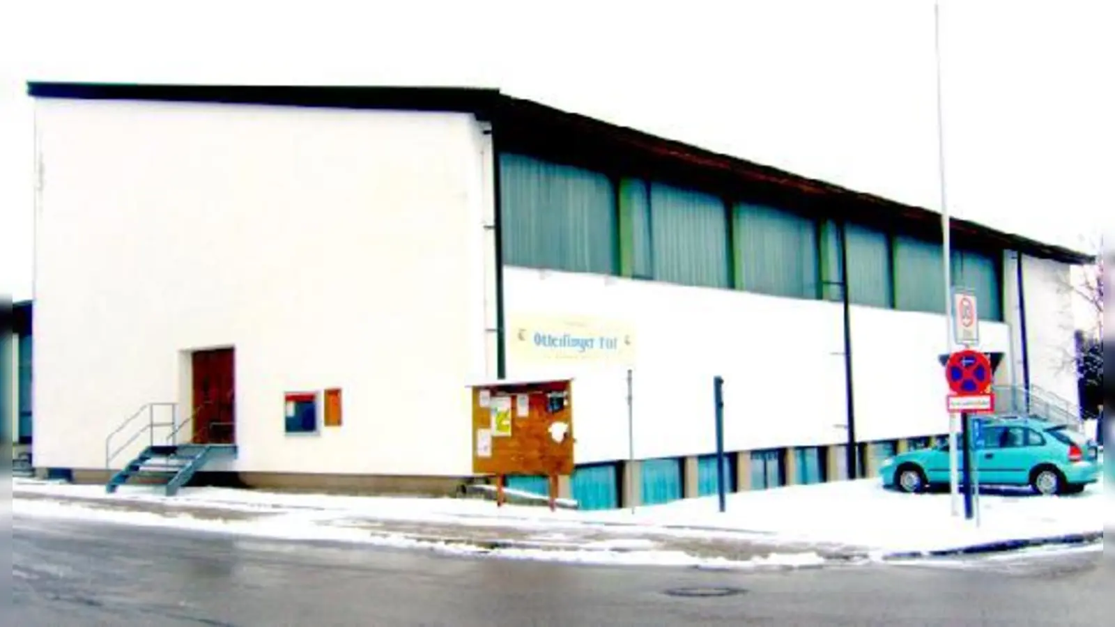 In die Jahre gekommen ist die Otterfinger Mehrzweckhalle. Ab 2017 soll ein neuer Sportpark die alte Anlage ersetzen.	 (Foto: Pietsch)