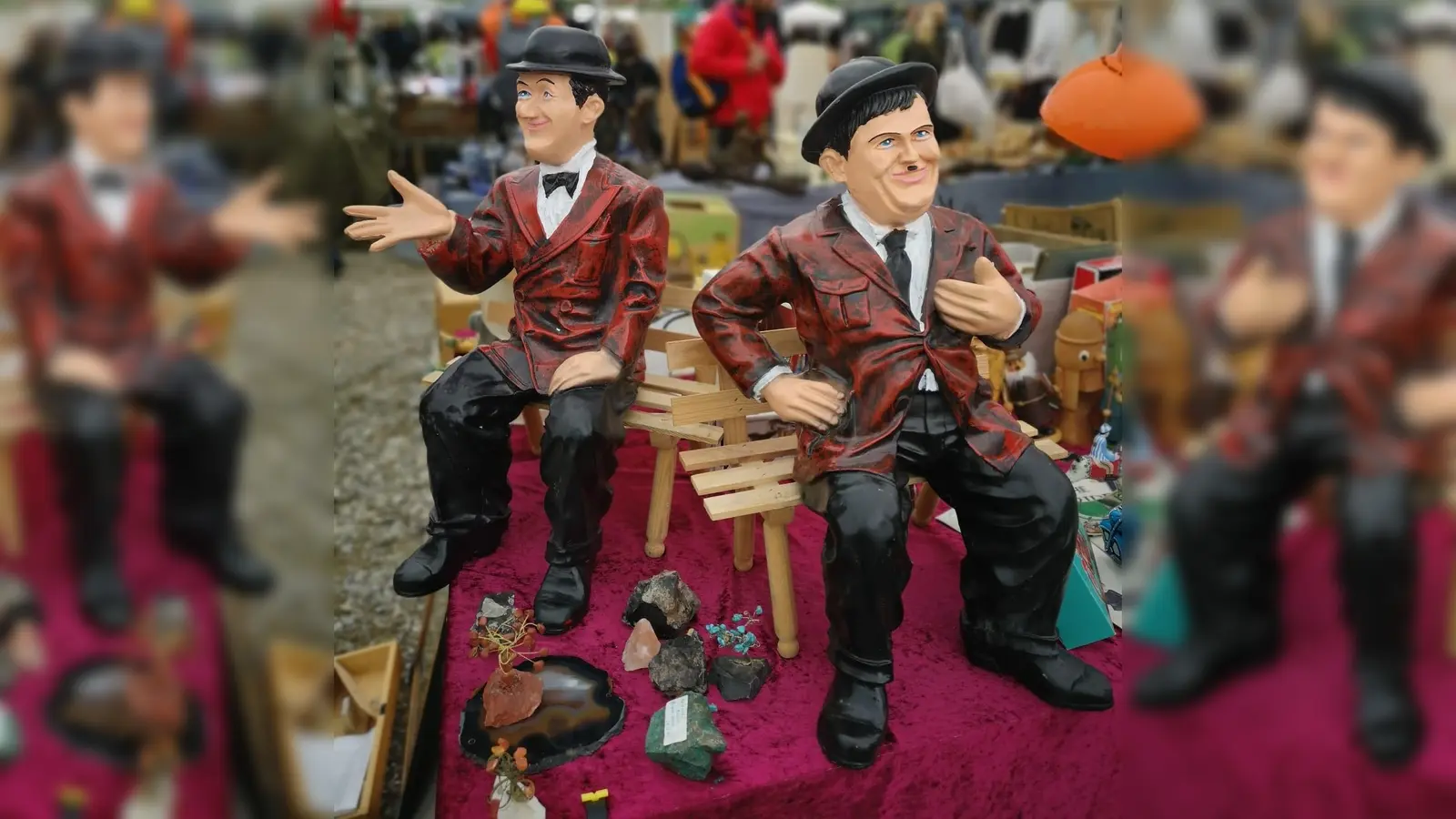 Auf dem Flohmarkt in der Eschenpassage kann man Kurioses und Nützliches finden. (Foto: Michael Anft)