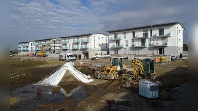 Mehrere Baukörper, die auf Tiefgaragen stehen, vermeiden den Eindruck von Mietskasernen. Zug um Zug werden die Wohnanlagen jetzt fertig gestellt.  (Foto: kw )