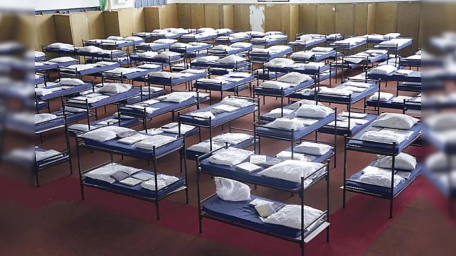 Ehrenamtliche Helfer hatten Mitte Februar dafür gesorgt, dass in der Taufkirchner Sporthalle Platz für mehr als 200 Menschen geschaffen wurde. 	 (Foto: hw)