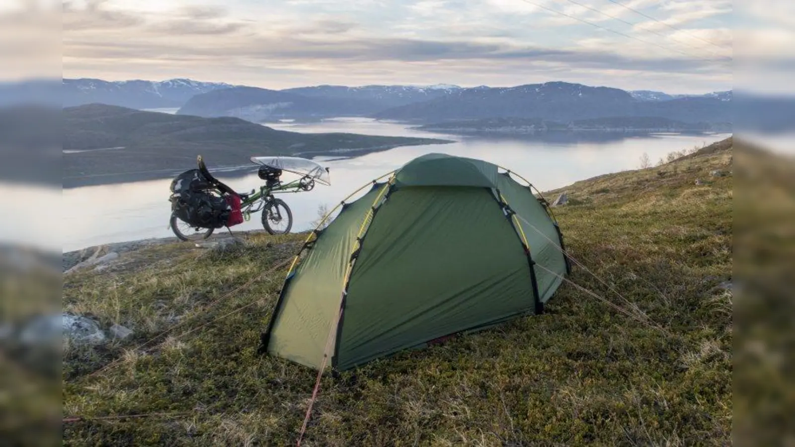 Ein Liegerad, ein Zelt und viel wilde Natur: Das prägte Christoph Schernhammers Radreise. (Foto: Schernhammer)