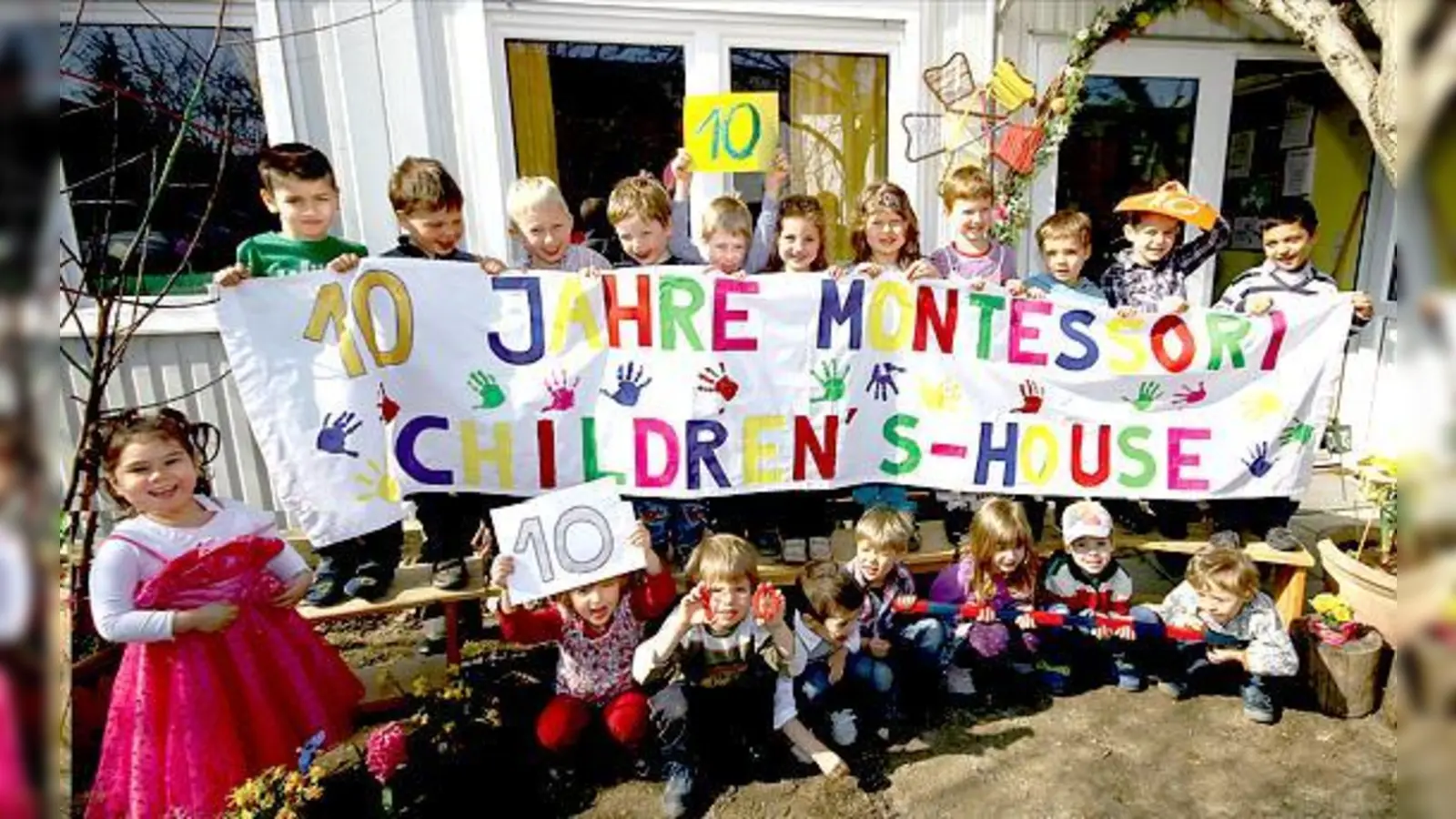 Zehn Jahre Childrens House: Kinder und Eltern feierten ein fröhliches Fest. 	 (Foto: VA)