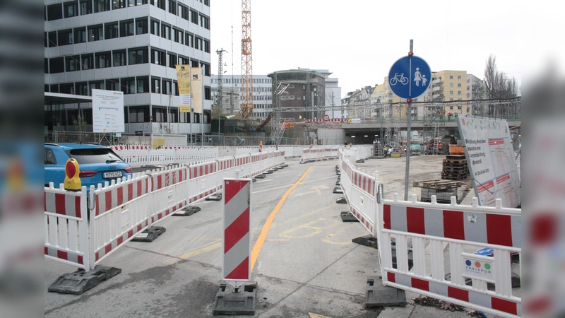 Seit 11. Dezember kommen Fußgänger und Radfahrer unter der Bahn durch.  (Foto: job)