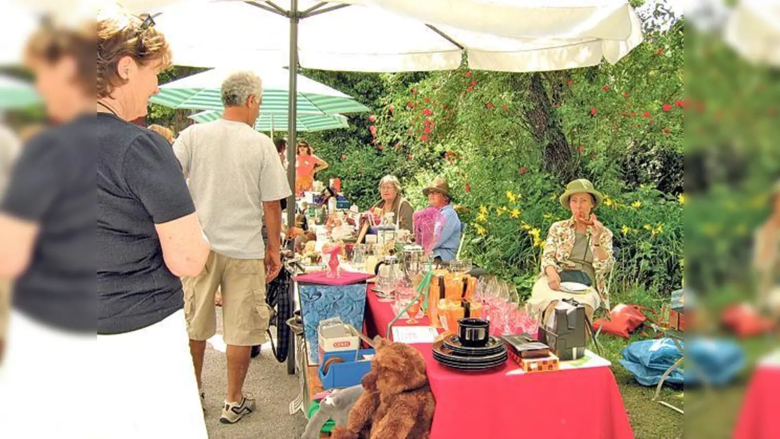 Spaß haben, Schnäppchen finden: Die Schwabinger Hofflohmärkte öffnen nochmals  	 (Foto: Hofflohmärkte)