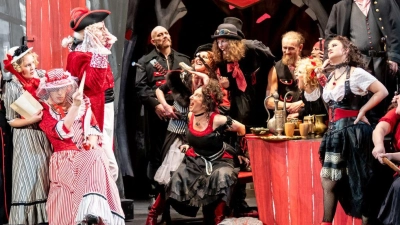 Lustiges Räuberleben: Im Wirtshaus geht&#39;s rund. (Foto: FLTB/ Robert James Perkins)