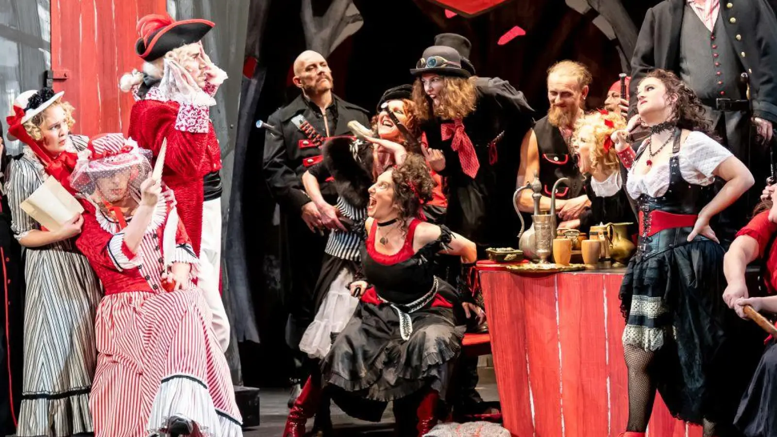 Lustiges Räuberleben: Im Wirtshaus geht&#39;s rund. (Foto: FLTB/ Robert James Perkins)