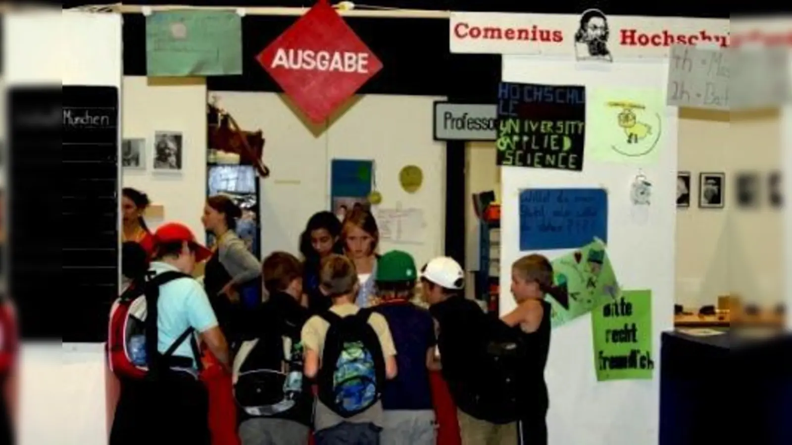 Die Comenius-Hochschule kümmert sich um das Wissen und die Fortbildung aller Mini-Münchner Bürger.	 (Foto: VA)