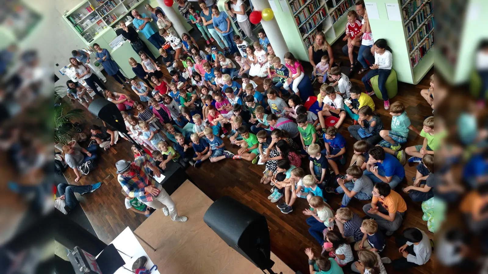 Die Unterföhringer Bücherei ist vor allem bei den Kindern besonders beliebt. Nicht nur spezielle Aktionen wie die Party zum jährlichen Sommerferien Leseclub kommen bei den jungen Unterföhringern gut an, sondern auch das breite Sortiment an Medien. (Foto: VA)