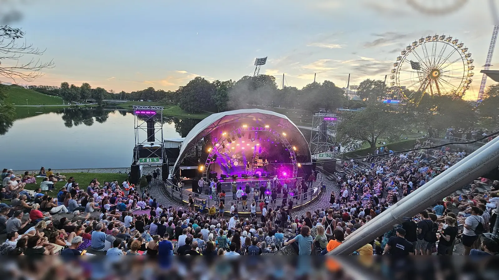 Bühne für viele musikalische Sommerabende: Das Theatron am Olympiasee.  (Foto: Daniel Mielcarek)