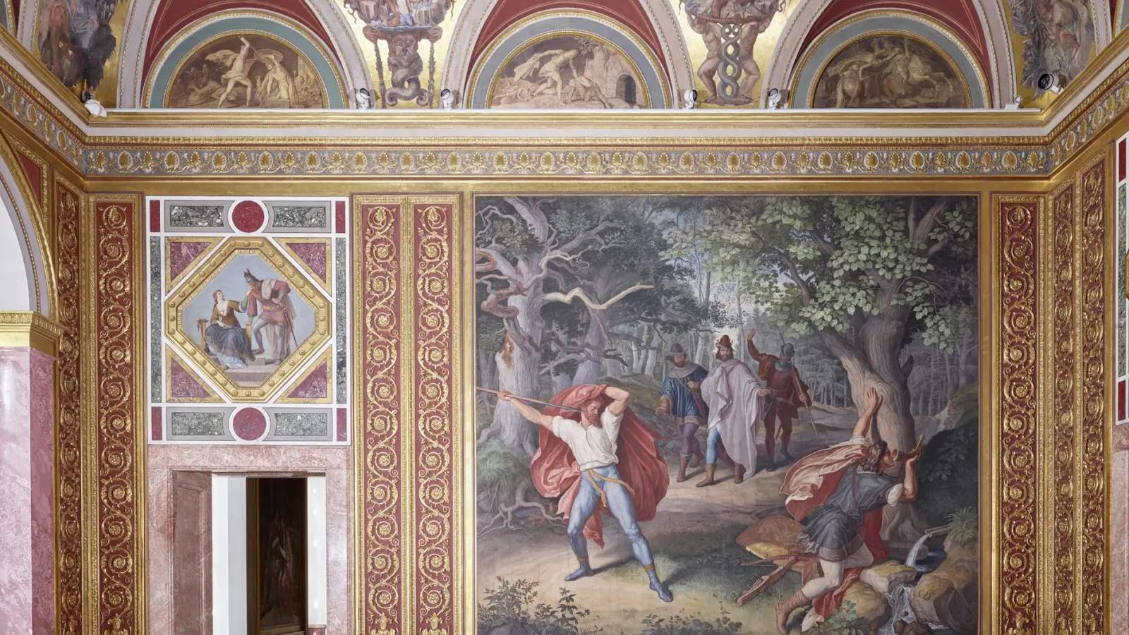 Reich geschmückte Räume gibt es in der Residenz: Im Bild ein Wandgemälde in einem der Nibelungensäle. (Foto: Bay. Schlösserverw., Andrea Gruber/ Rainer Hermann/ Maria Scherf)
