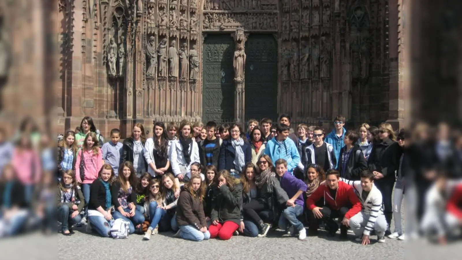 Die Schüler der Georg-Büchner-Realschule besuchten auf einem ihrer Ausflüge in Frankreich das Straßburger Münster. (Foto: pi)