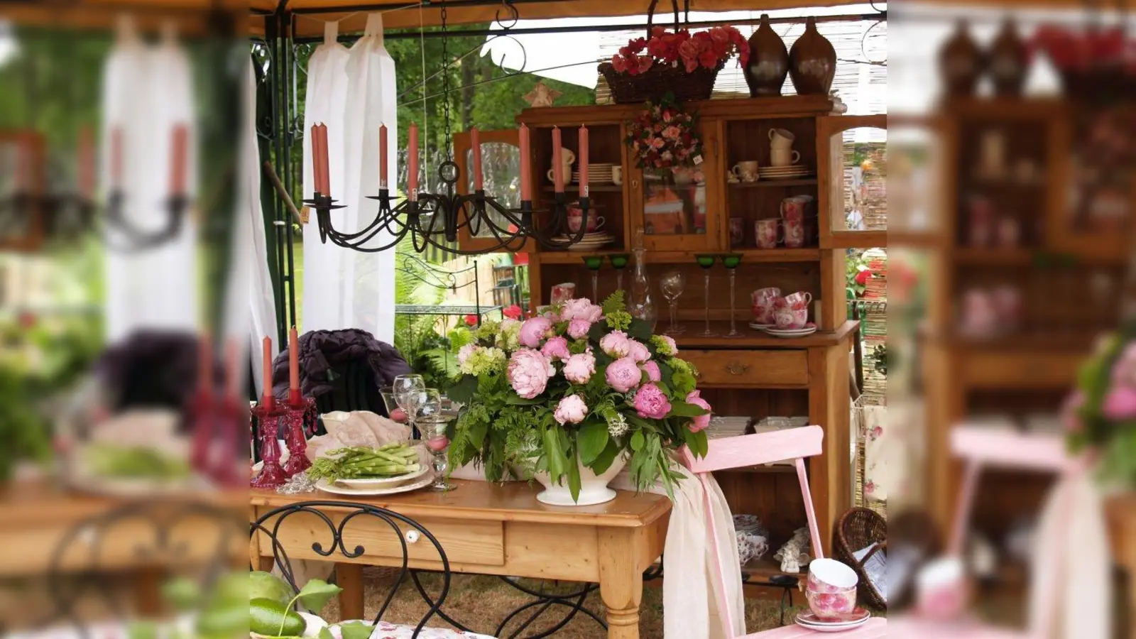 Aussteller aus  dem In-  und  Ausland  präsentieren Produkte zu den Themen Garten, Mode, Schmuck, Wohnen, Kunst, Accessoires<br>und Kulinarik. (Foto: Schwaiganger)