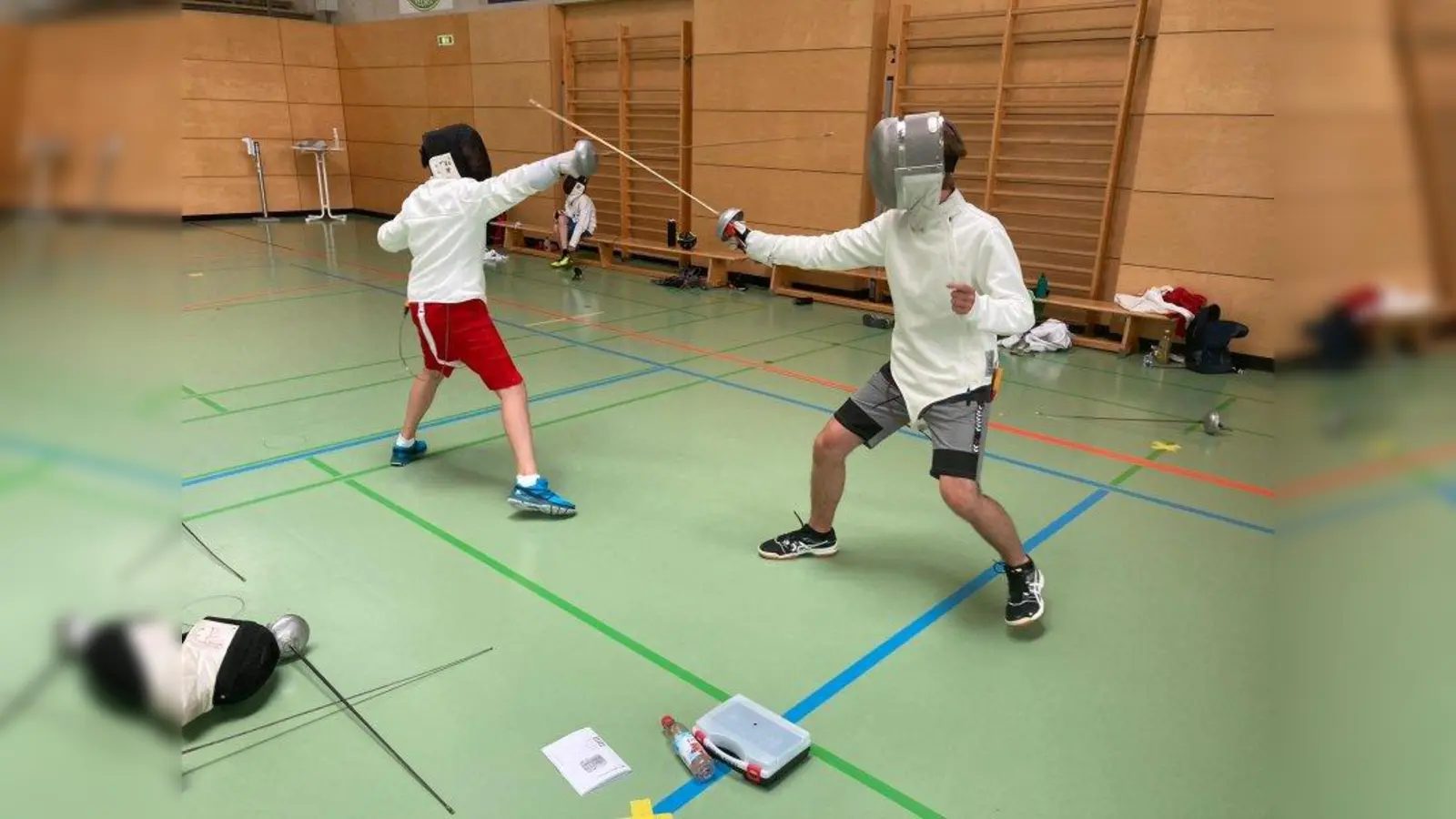 Für zehn Kinder und Jugendliche wurde der Fechtschnuppertag im Neurieder Sportpark ein Tag mit vielen neuen Erlebnissen. (Foto: TSV Neuried)