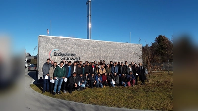 Master-Studierende der Hochschule Heidelberg bei der EWG in Laufzorn, darunter angehende Energieexperten aus Indien, China und Mexico.<br>  (Foto: VA)