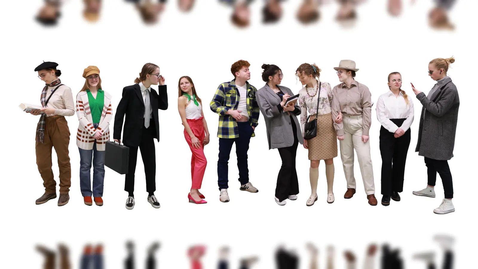 Der Kurs „Dramatisches Gestalten” des Gymnasiums spielt „Zum weiten Feld“. (Foto: Carina Bethmann)