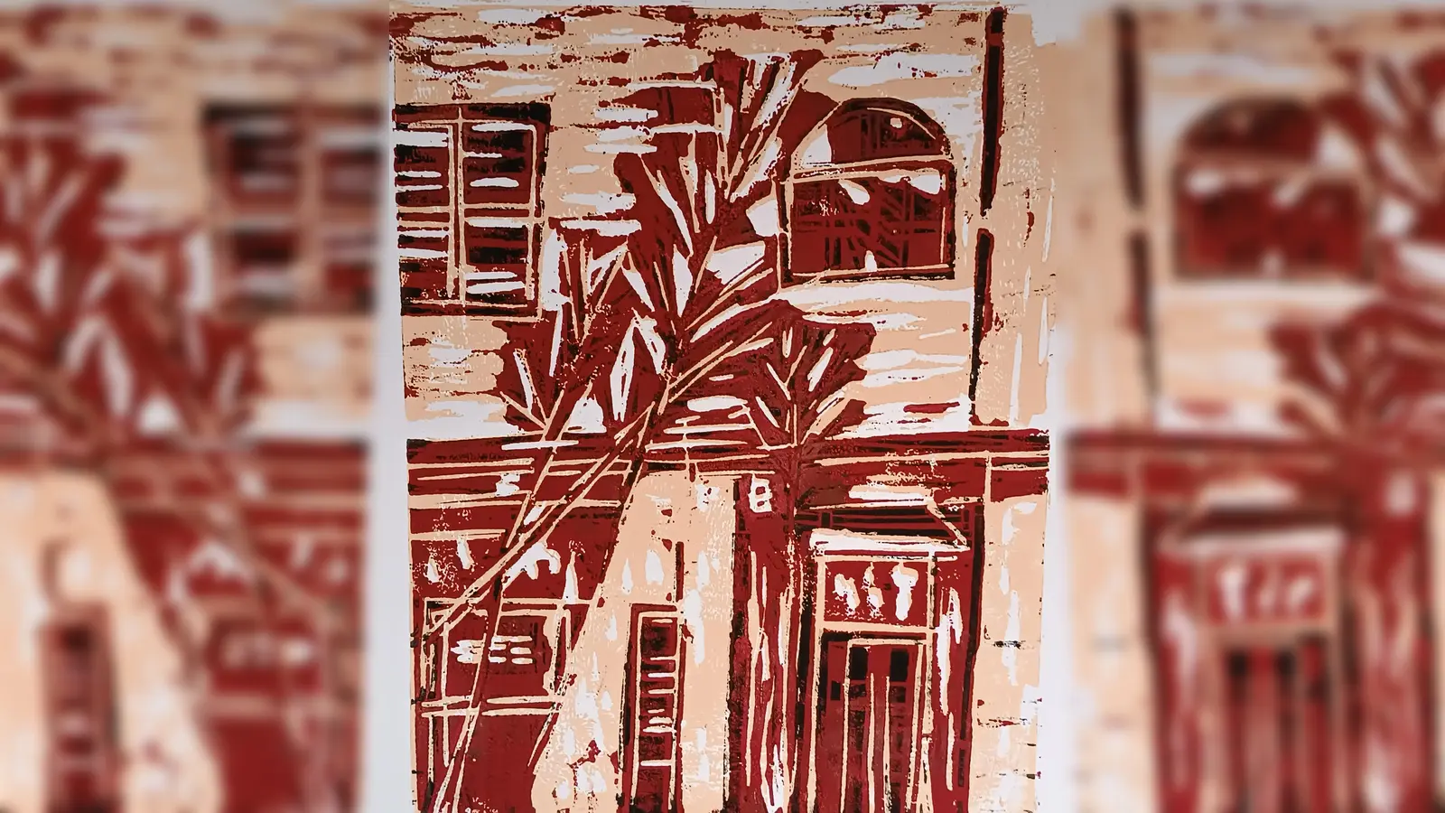 In der Ausstellung werden verschiedene, mehrfarbige Holzschnitte gezeigt. (Foto: Helena Geißler)