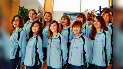 Die Eintracht-Nixen beim Pflichtranglistenturnier 2010 v.li., vorne: Katharina Brunner, Eileen Stephan, Hannah Payer, Corinna Gratzl, Antonia Beimert. Hinten: Miriam Sender, Lorena Pretsch, Christina Raab, Sarah Kopecky, Elisabeth Kraus. (Foto: pi)