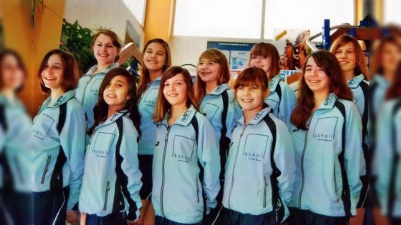 Die Eintracht-Nixen beim Pflichtranglistenturnier 2010 v.li., vorne: Katharina Brunner, Eileen Stephan, Hannah Payer, Corinna Gratzl, Antonia Beimert. Hinten: Miriam Sender, Lorena Pretsch, Christina Raab, Sarah Kopecky, Elisabeth Kraus. (Foto: pi)