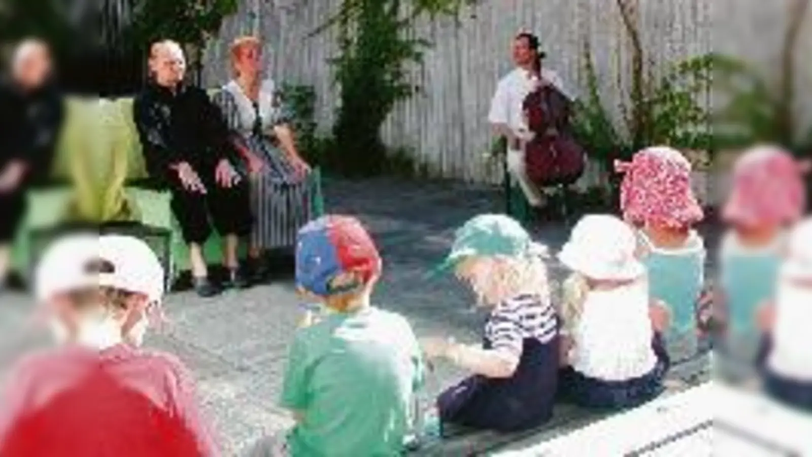Sind auch dieses Jahr wieder dabei: Die Märchenbande im Innenhof von St. Martin, tritt bei den Stadtteilkulturtagen am Donnerstag, 23. Juni, um 17 Uhr auf.	 (Foto: Caritas Moosach)