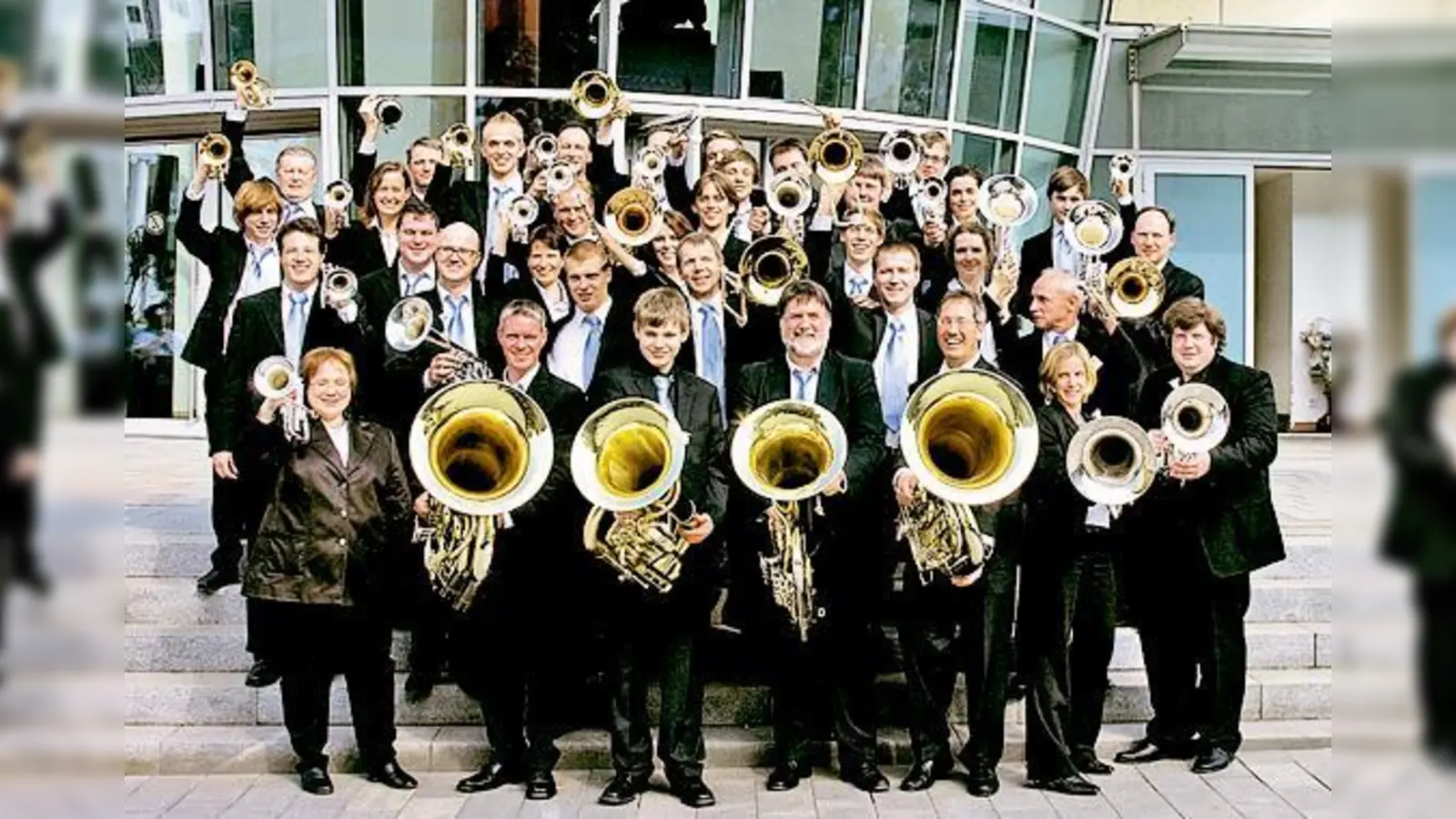 Brass Band München: 32 Blechbläser bringen dem Publikum begeistert ihre Musik näher.  (Foto: Privat)