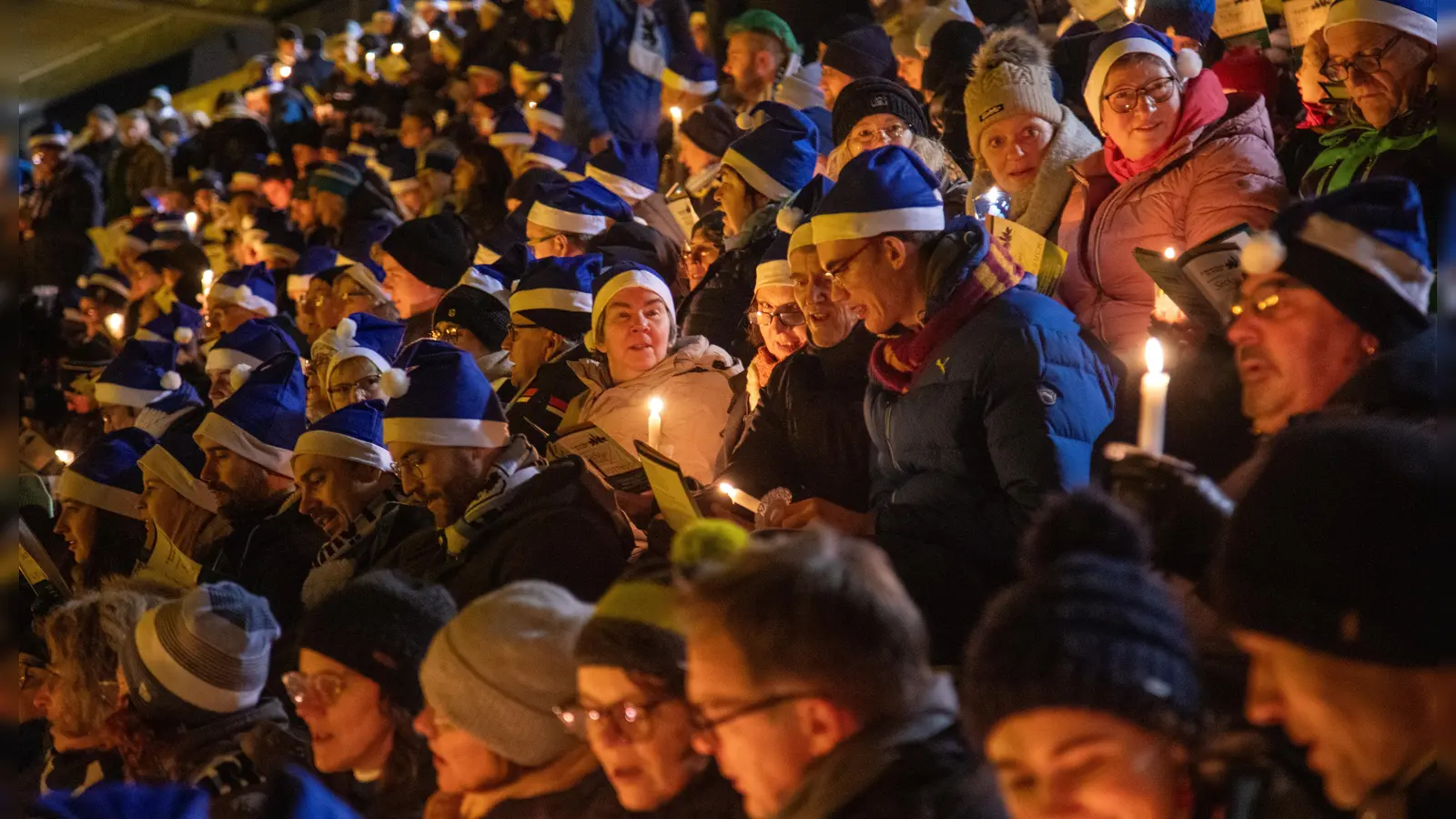 Stimmungsvoll: Giesinger Adventssingen.  (Foto: Anne Wild)