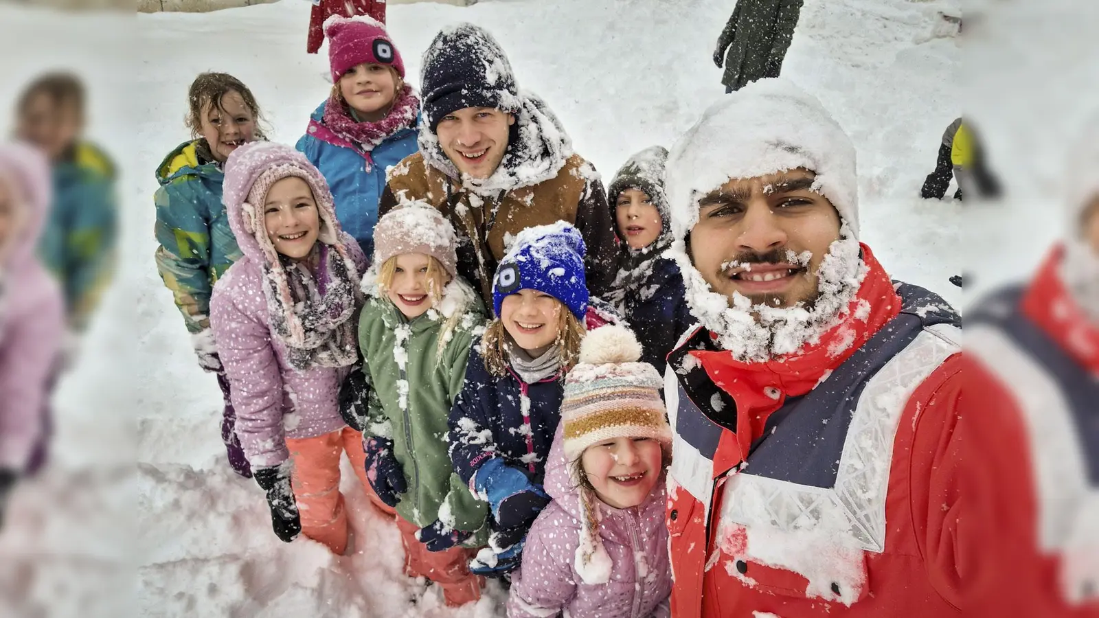 Die Bambinis und die Stufe 1 des Jugendrotkreuzes Weilheim-Schongau erlebte ein schneereiches Wochenende. (Foto: JRK)
