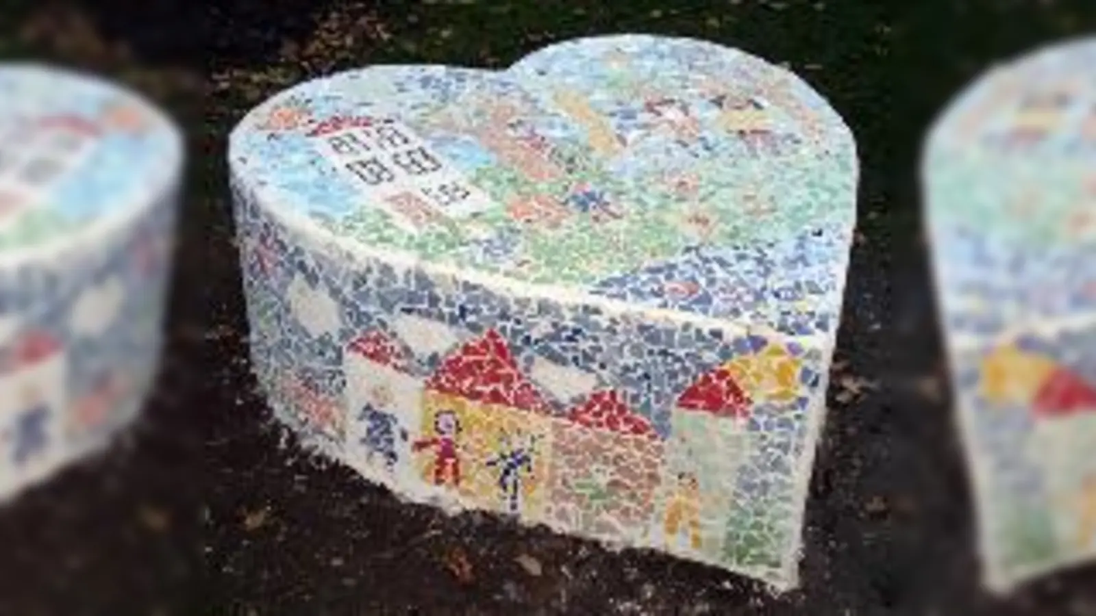 Das Mosaik-Herz im  (Boomerang-Garten.Foto: Privat)