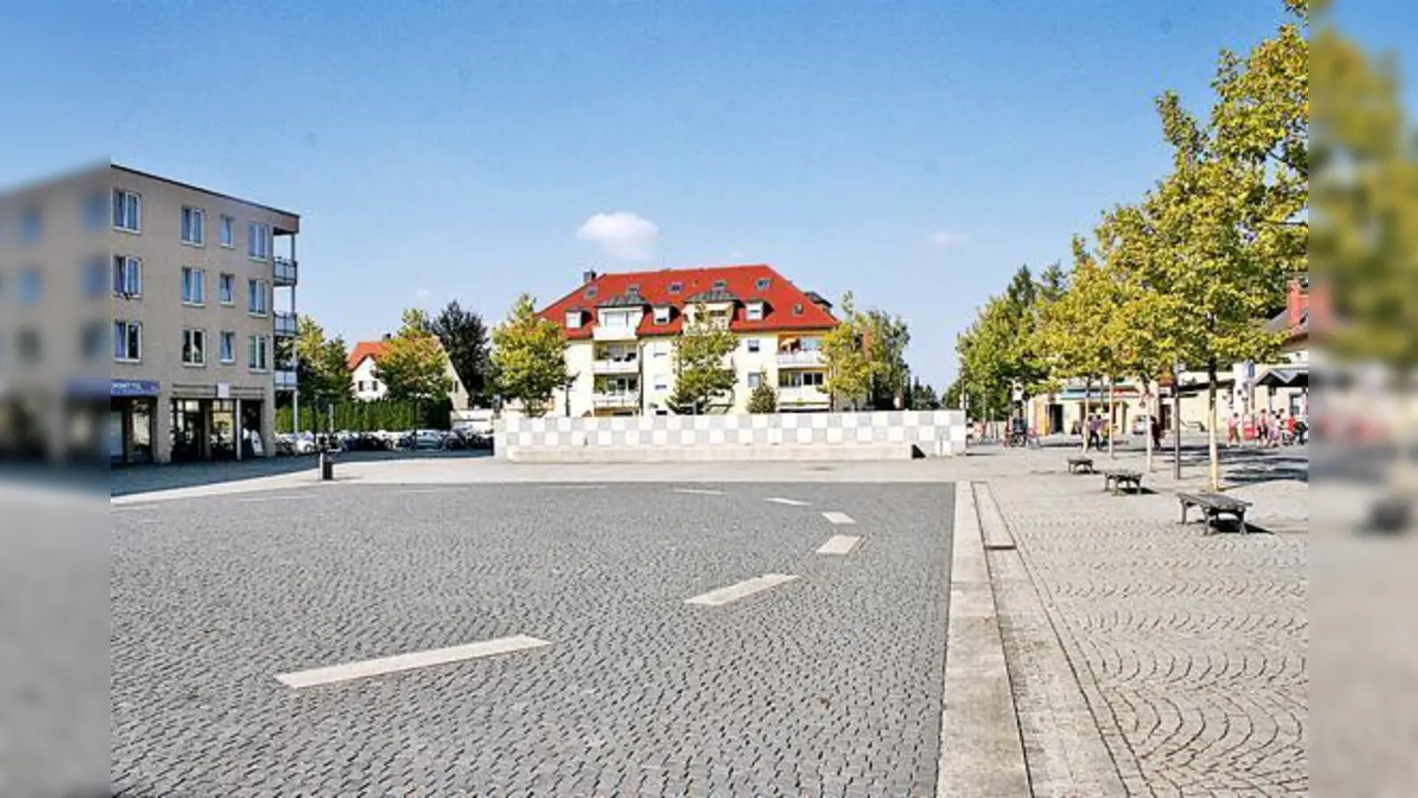 Am kommenden Freitag wird auf dem Walter-Sedlmayr-Platz der Wochenmarkt eröffnet. 	 (Foto: ws)