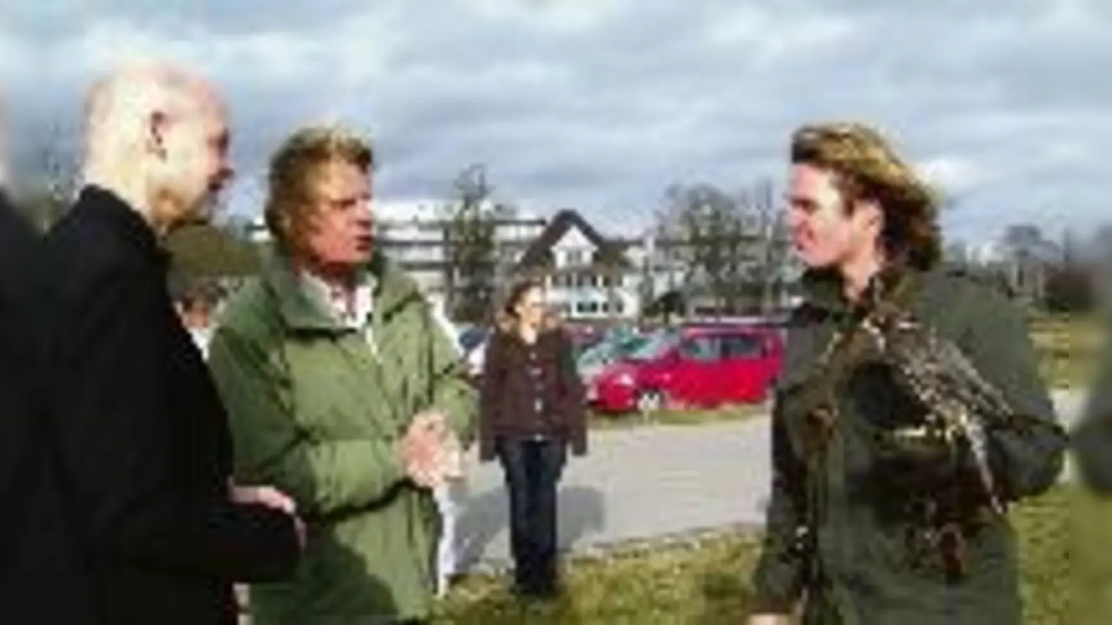 Auch Falkner sind froh über die Spezialisten der Klinik, erfuhr Prof. Dr. Rüdiger Korbel von der Klinik für  (Vögel.Foto: sg)