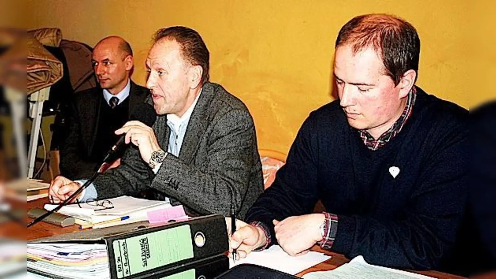 Bei dem Diskussionsabend zur Grundwasser-Problematik  (Foto: Robert Schmidt, technischer Werkleiter der Münchner Stadtentwässerung, Rudolf Fuchs vom städtischen Referat für Gesundheit und Umwelt und Markus Auerbach. ws)