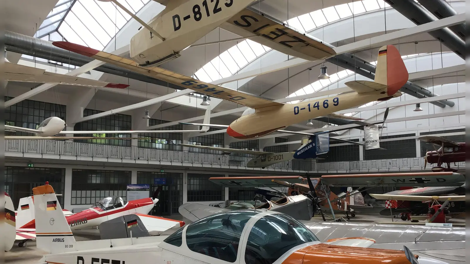 Die Flugwerft Schleißheim können Interessierte bei einer Führung der VHS Erding besichtigen. (Archivbild: dm)