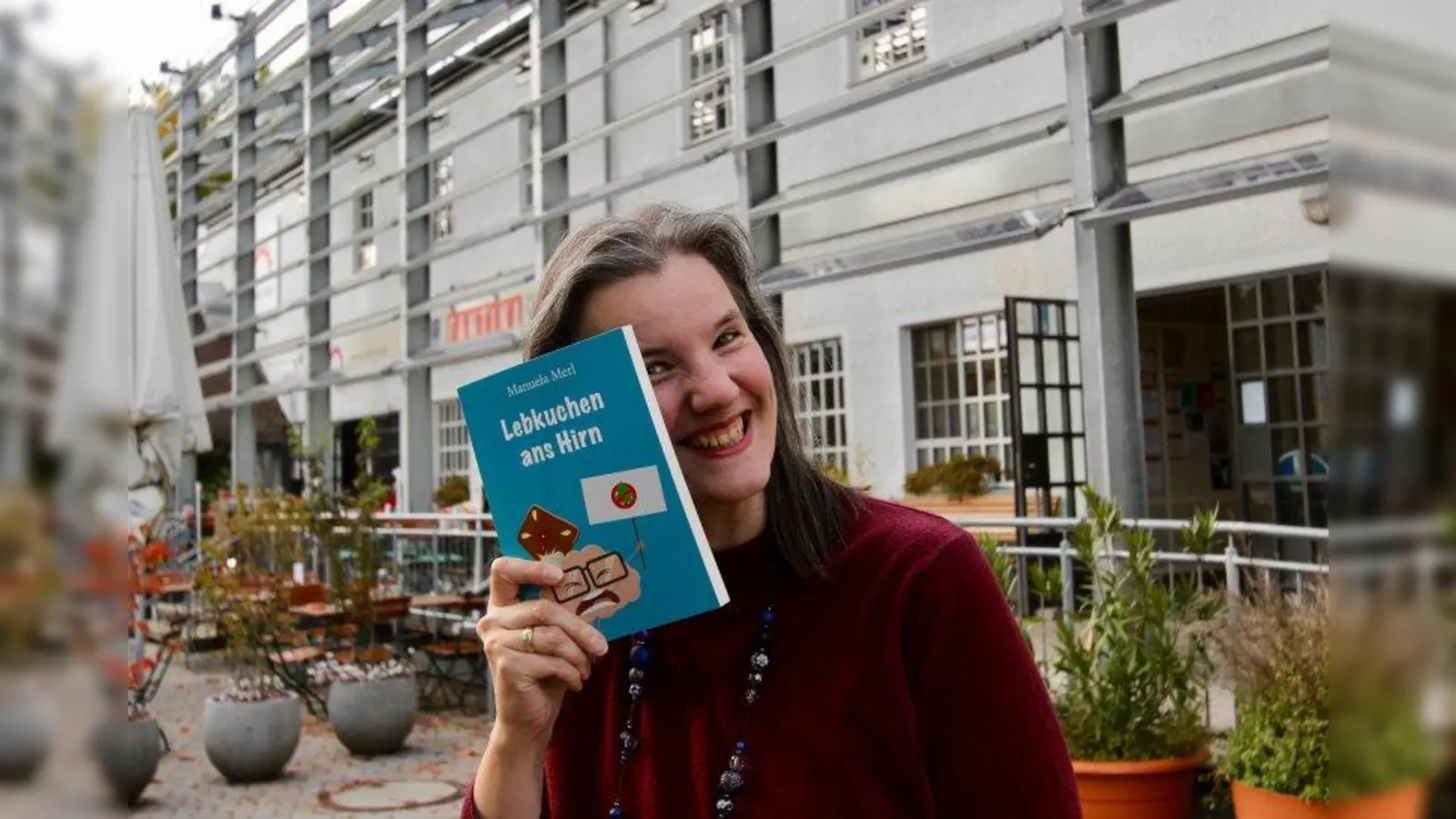 Alltag mit Humor: Die Pasingerin Manuela Merl hat über 20 skurrile Alltagsbegebenheiten zusammengetragen und unter dem Titel „Lebkuchen ans Hirn” herausgegeben. (Foto: us)