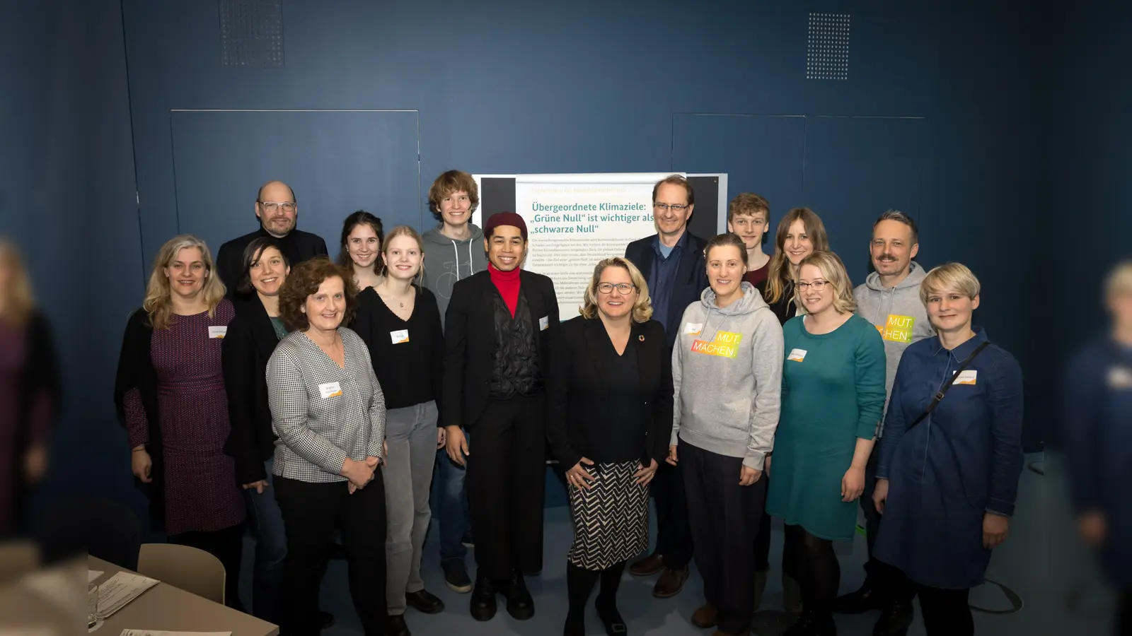 UBA-Präsident Dirk Messner diskutierte mit Jugendlichen intensiv über die Themen Umwelt- und Klimaschutz.  (Foto: Gordon Welters)