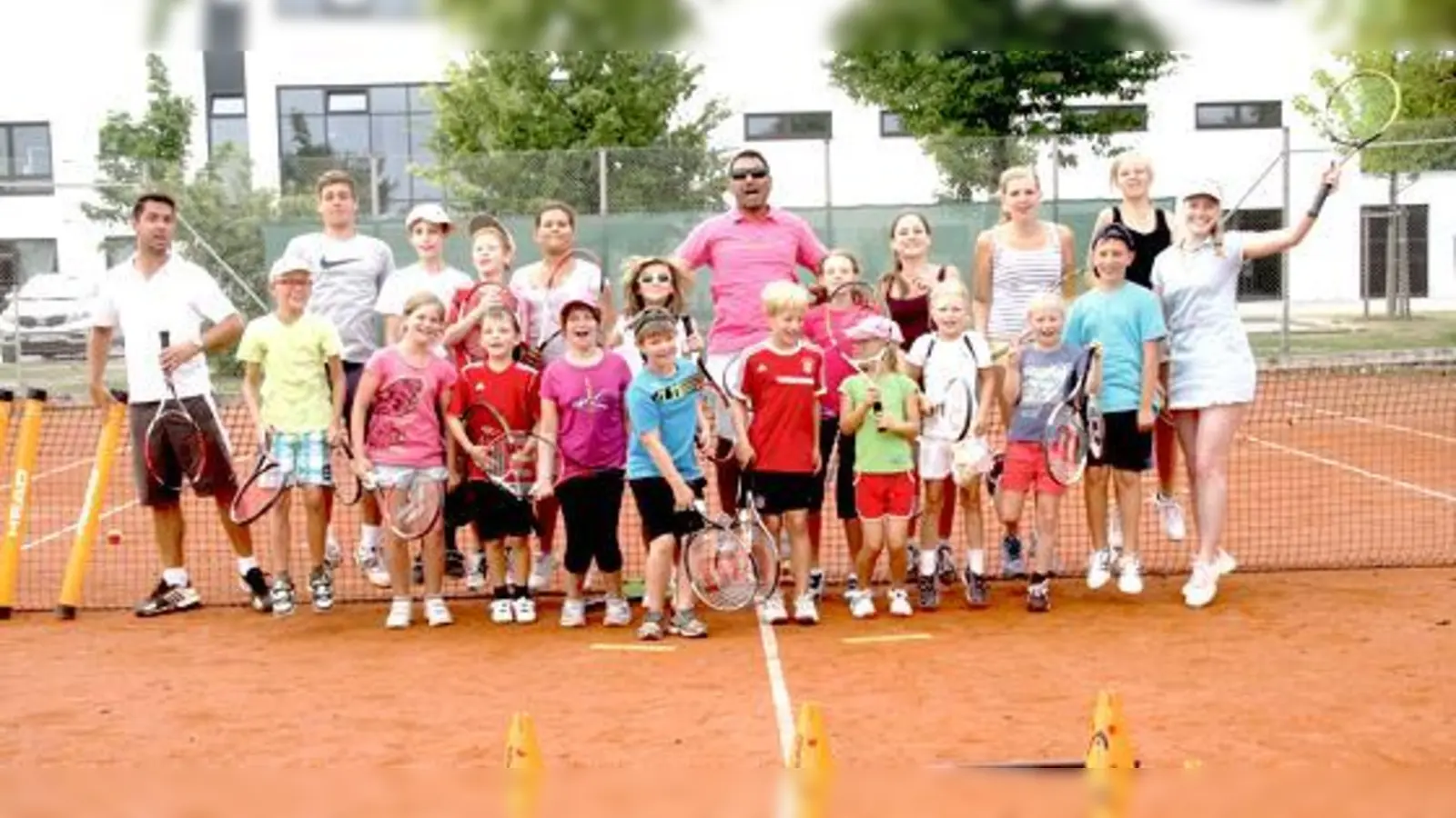 Die Tennis-Schüler hatten mit ihren Trainern viel Spaß.	 (Foto: privat)