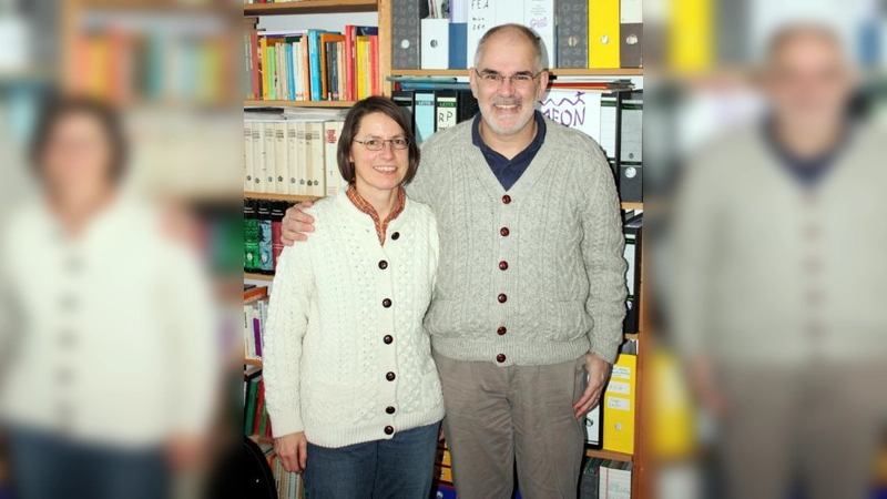 Vor neuen Herausforderungen: Pfarrer Uland Spahlinger und seine Frau Christine. (Foto: job)