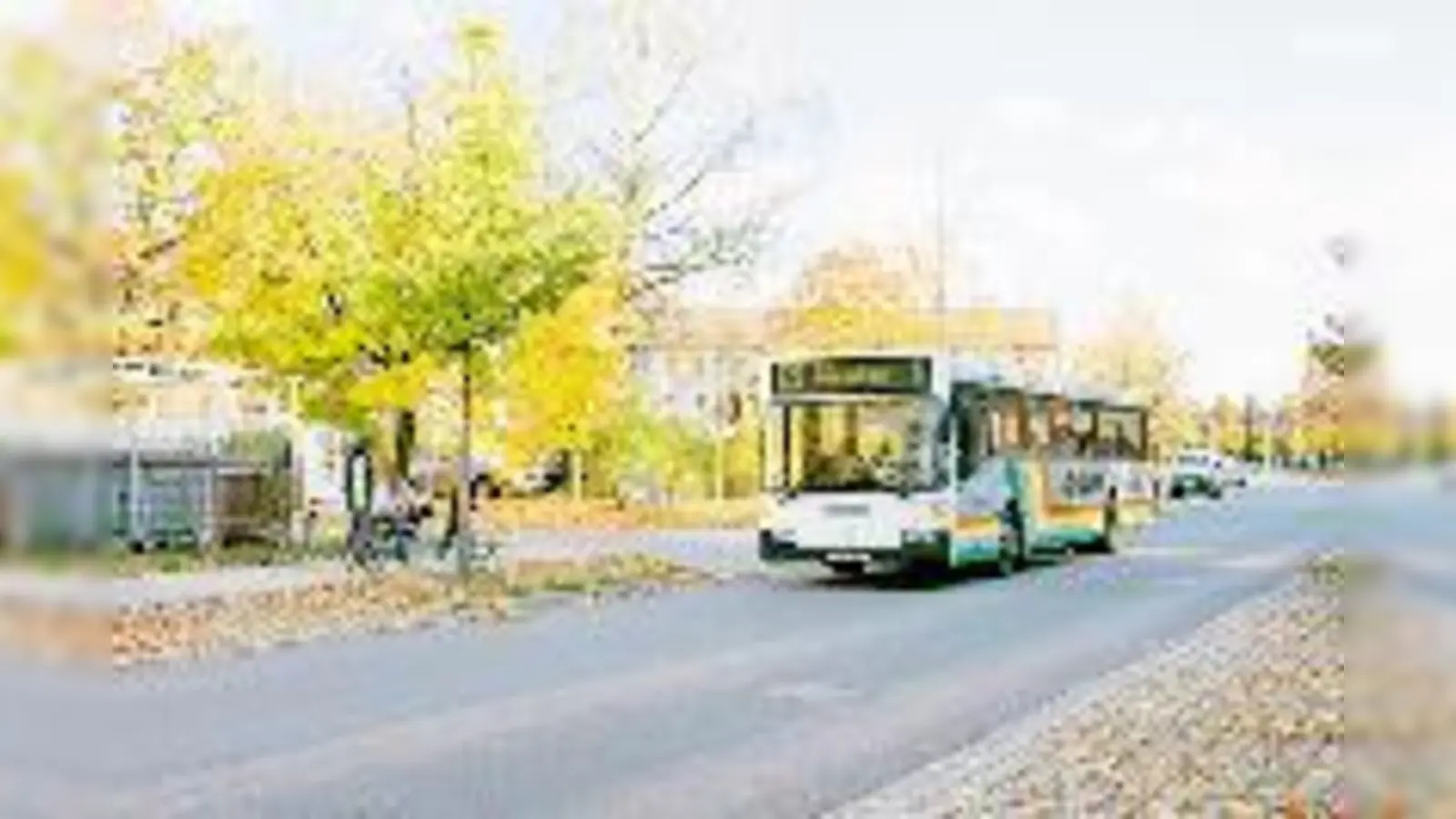 Die Buslinie 220 ist bei Bürgern aus der Siedlung am Perlacher Forst in die Kritik geraten.  (Foto: Hettich)