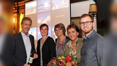 Dr. Karl Flock, Katharina Klitzner, Sieglinde Köhler, Angelika Flock und SVW-Vorstand Georg Guggemos (von links). (Foto: Josef Schmid)